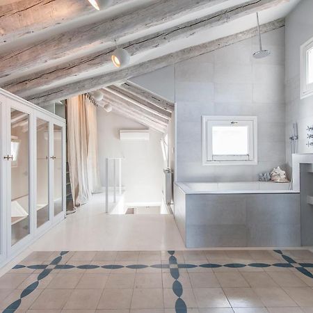 Bnbholder Refined Duplex Malasana Apartment Madrid Exterior foto