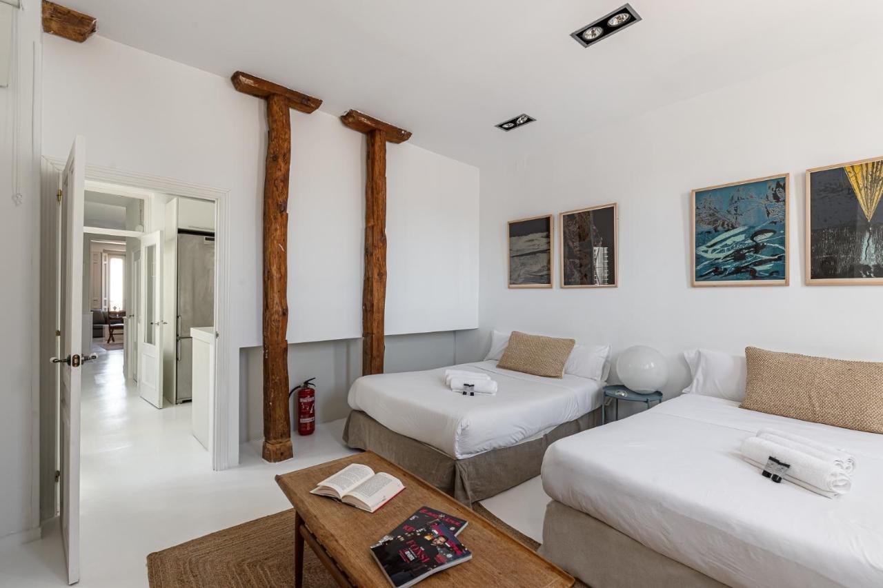 Bnbholder Refined Duplex Malasana Apartment Madrid Exterior foto